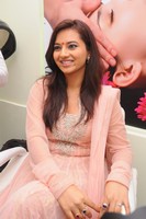 Isha Chawla De Charms Spa n Salon Launch